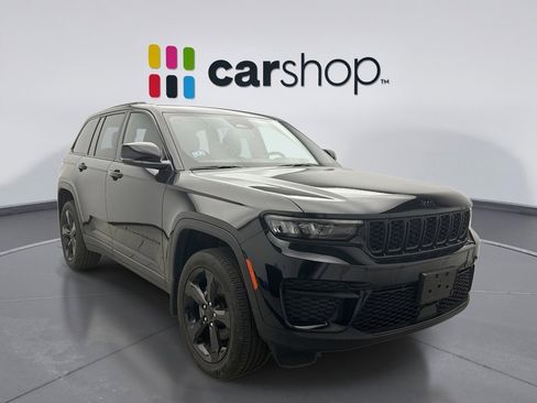 Used 2023 Jeep Grand Cherokee Altitude image 4