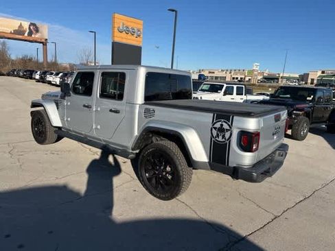 Used 2023 Jeep Gladiator Overland image 17