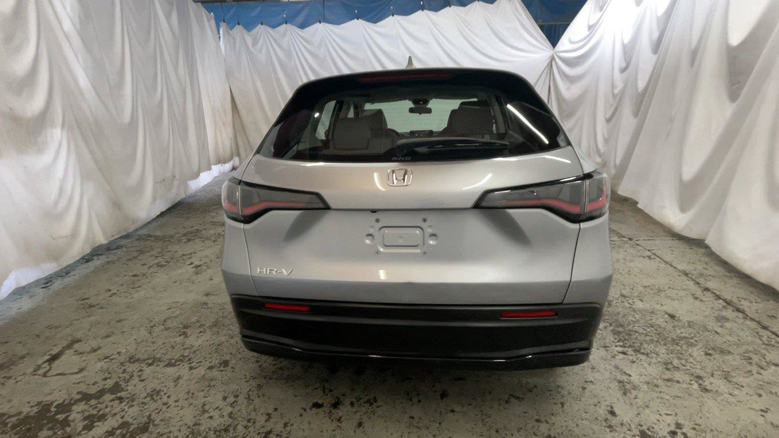 Used 2023 Honda HR-V LX image 8