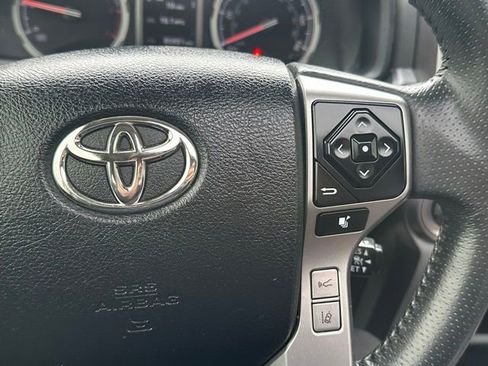 Used 2022 Toyota 4Runner Limited AWD/4WD image 24