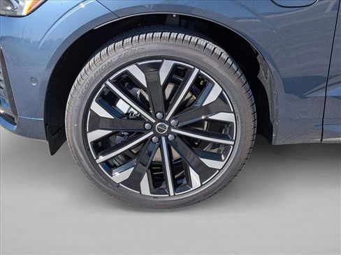 New 2026 Volvo XC60 T8 Ultra w/ Protection Package Premier image 11