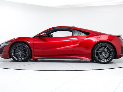 Used 2017 Acura NSX image 2