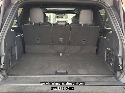 New 2025 Lincoln Navigator L Reserve w/ Jet Appearance Package image 8