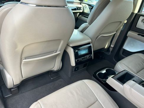 Used 2020 Lincoln Aviator Reserve w/ Equipment Group 202A AWD/4WD image 20