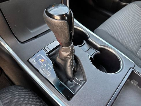 Used 2015 Toyota Camry LE image 11