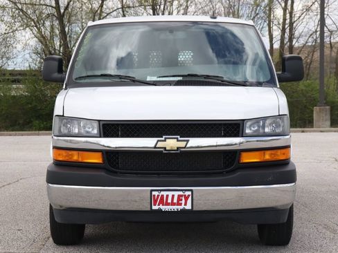 Used 2024 Chevrolet Express 2500 w/ Driver Convenience Package RWD image 3