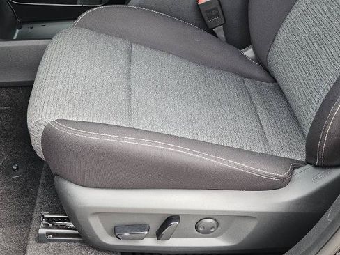 Certified 2023 Nissan Rogue SV FWD image 17