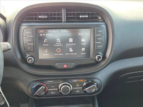 Used 2025 Kia Soul LX w/ LX Technology Package FWD image 10