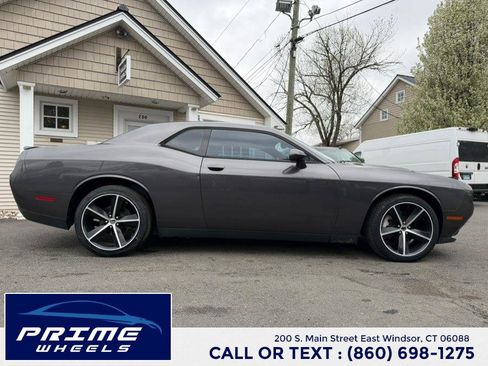 Used 2015 Dodge Challenger SXT w/ Super Sport Group (SS/T) RWD image 8