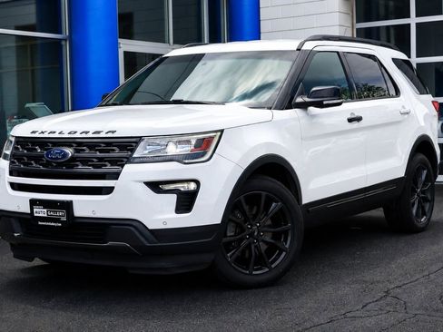 Used 2018 Ford Explorer XLT w/ Equipment Group 202A AWD/4WD image 1