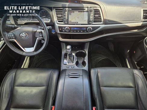 Used 2017 Toyota Highlander Limited Platinum AWD/4WD image 25