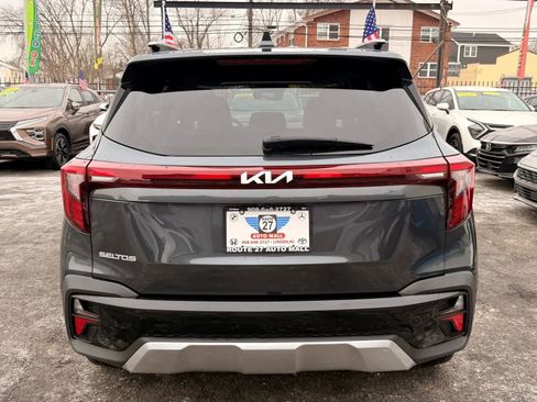 Used 2024 Kia Seltos S image 6