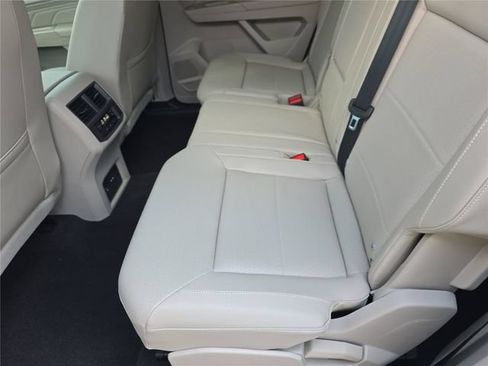 Used 2023 Volkswagen Atlas SE w/ Panoramic Sunroof Package FWD image 15
