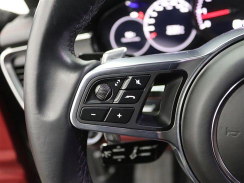 Used 2019 Porsche Panamera 4 image 32