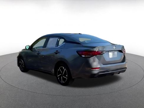 Used 2024 Nissan Sentra SV image 9