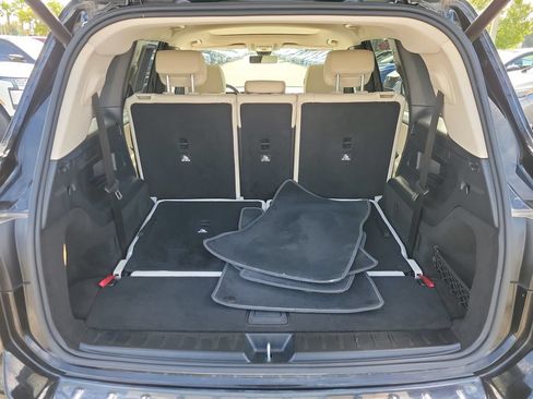 Used 2021 Mercedes-Benz GLB 250 w/ Premium Package image 7