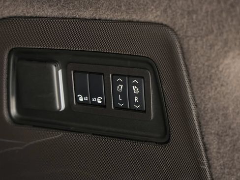 Used 2025 Cadillac Escalade Premium Luxury w/ LPO, Floor Liner Package AWD/4WD image 30
