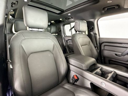 Used 2025 Land Rover Defender 110 X-Dynamic SE image 14