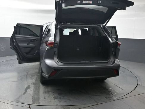 Certified 2024 Toyota Highlander LE AWD/4WD image 52
