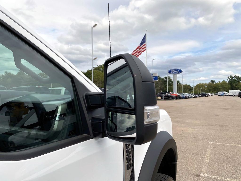 Used 2025 Ford F550 4x4 Regular Cab Super Duty image 32