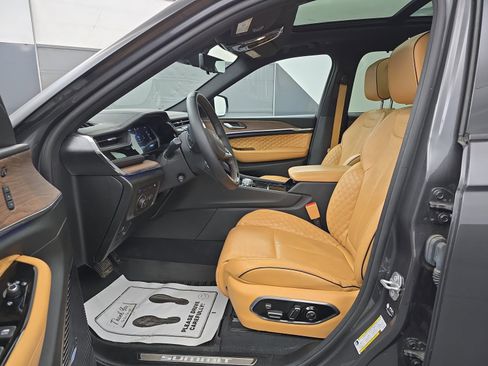 Used 2022 Jeep Grand Cherokee Summit w/ Advanced Protech Group IV image 19