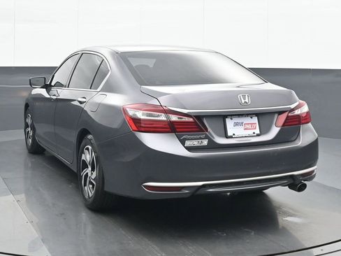 Used 2017 Honda Accord LX image 9