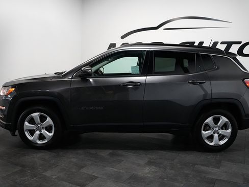 Used 2020 Jeep Compass Latitude FWD image 3