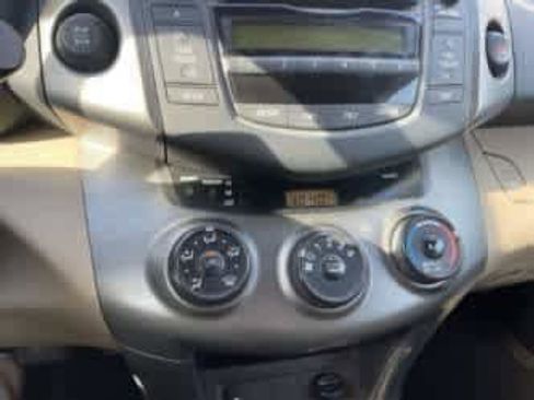 Used 2011 Toyota RAV4 image 22