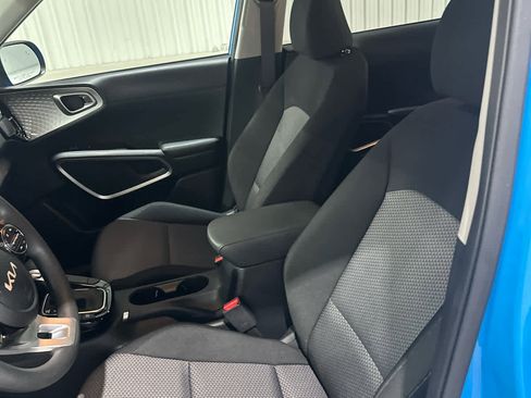 Used 2025 Kia Soul S FWD image 15