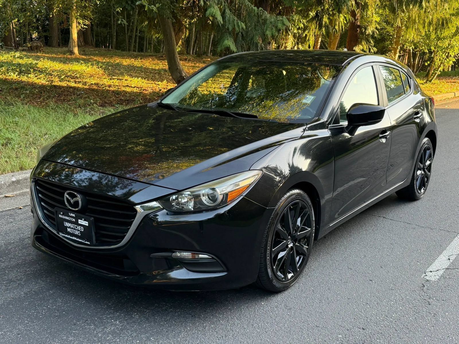 Used 2018 MAZDA MAZDA3 Touring FWD image 1