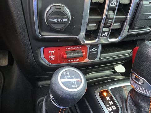 Used 2021 Jeep Gladiator Mojave AWD/4WD image 27