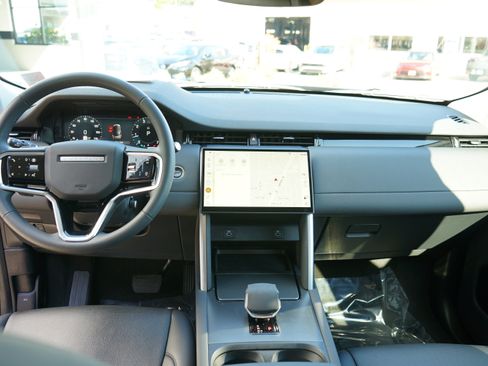 Used 2024 Land Rover Discovery Sport S image 25