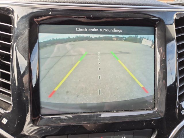 Used 2021 Jeep Cherokee Limited AWD/4WD image 16