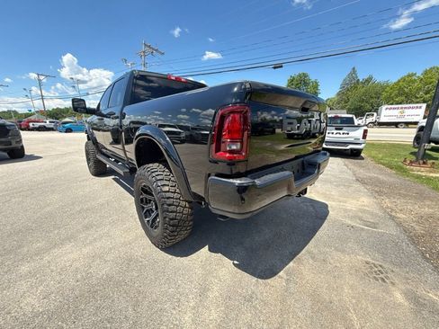 New 2025 RAM 2500 Big Horn AWD/4WD image 3