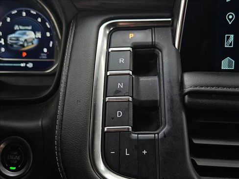 Used 2022 Chevrolet Tahoe Z71 w/ Luxury Package image 17