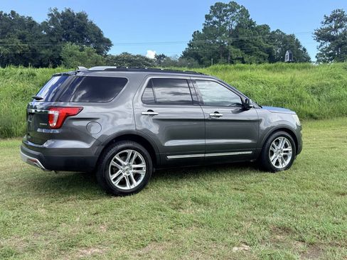 Used 2016 Ford Explorer Limited w/ Equipment Group 301A FWD image 4