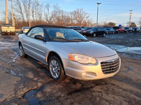 Used 2005 Chrysler Sebring Limited image 3