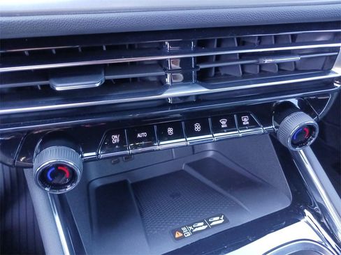 New 2026 Chevrolet Traverse LT image 23