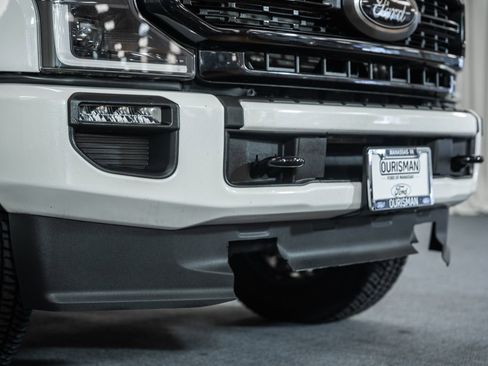 Certified 2022 Ford F250 Lariat w/ Black Appearance Package image 13