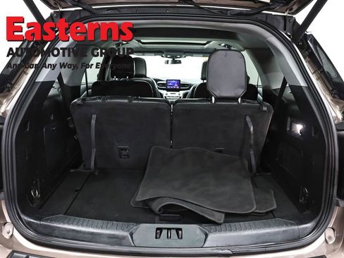 Used 2021 Ford Explorer XLT w/ Equipment Group 202A AWD/4WD image 9