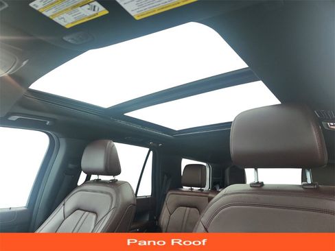 Used 2023 Ford Expedition Limited image 12
