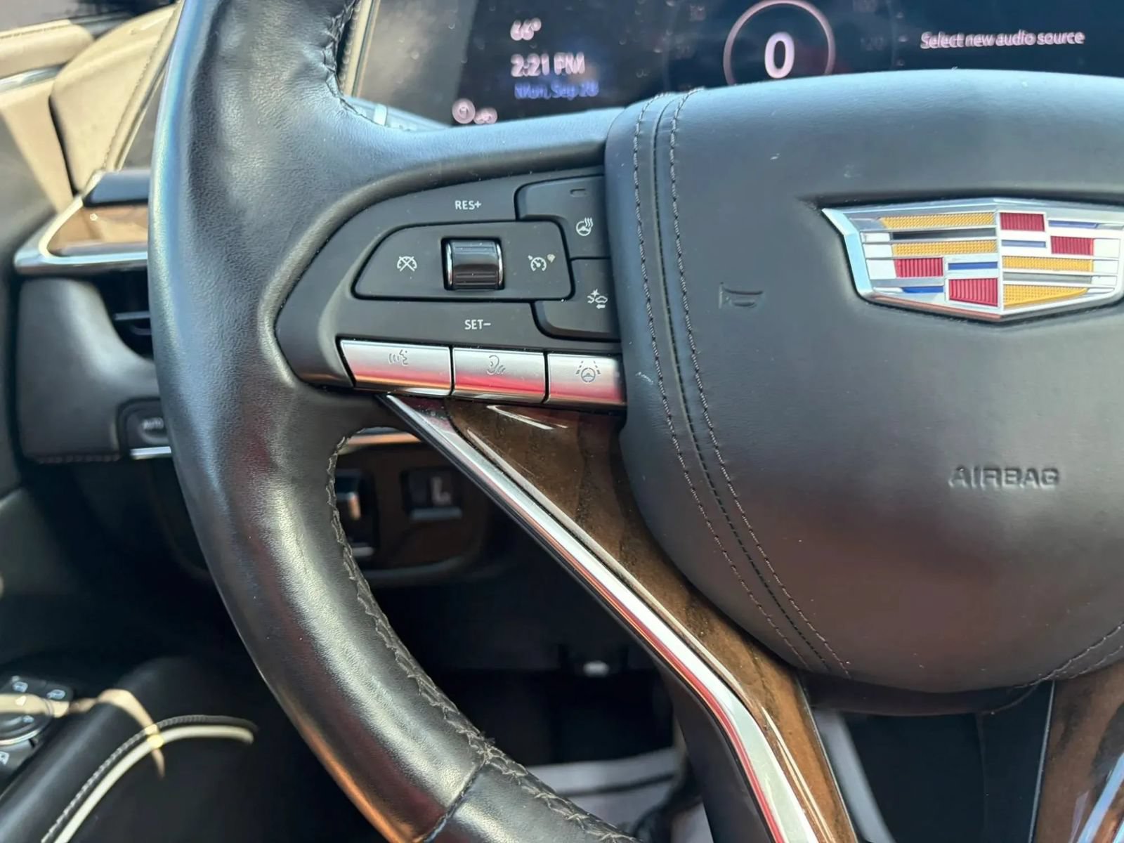 Used 2023 Cadillac Escalade Sport Platinum w/ LPO, ONYX Package AWD/4WD image 18