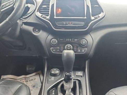 Used 2019 Jeep Cherokee Limited AWD/4WD image 11