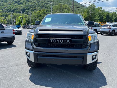 Used 2015 Toyota Tundra SR5 w/ Floor Mat Package AWD/4WD image 3