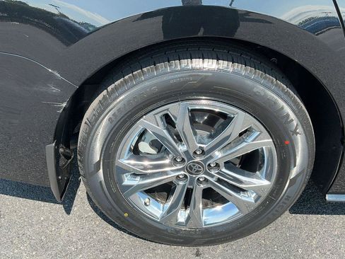 Certified 2023 Toyota Sienna Platinum AWD/4WD image 5