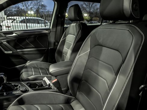 Used 2024 Volkswagen Tiguan SEL R-Line image 15