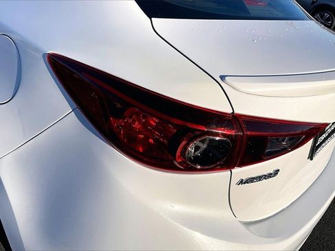 Used 2015 MAZDA MAZDA3 i Touring w/ Technology Package image 30