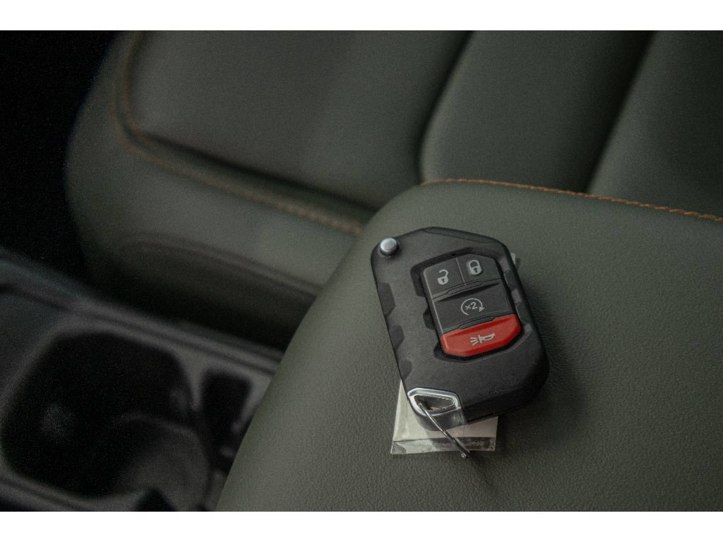 Used 2024 Jeep Gladiator Mojave AWD/4WD image 26