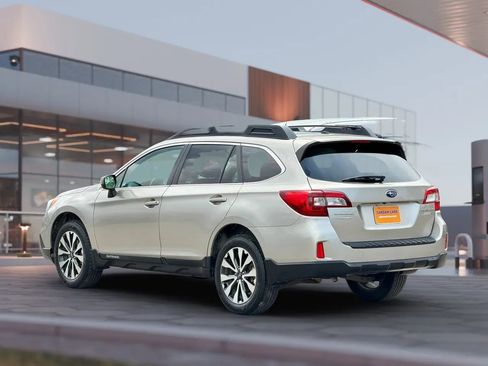 Used 2015 Subaru Outback 2.5i Limited AWD/4WD image 8