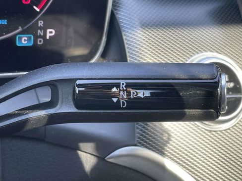 Used 2024 Mercedes-Benz GLC 300 4MATIC image 41